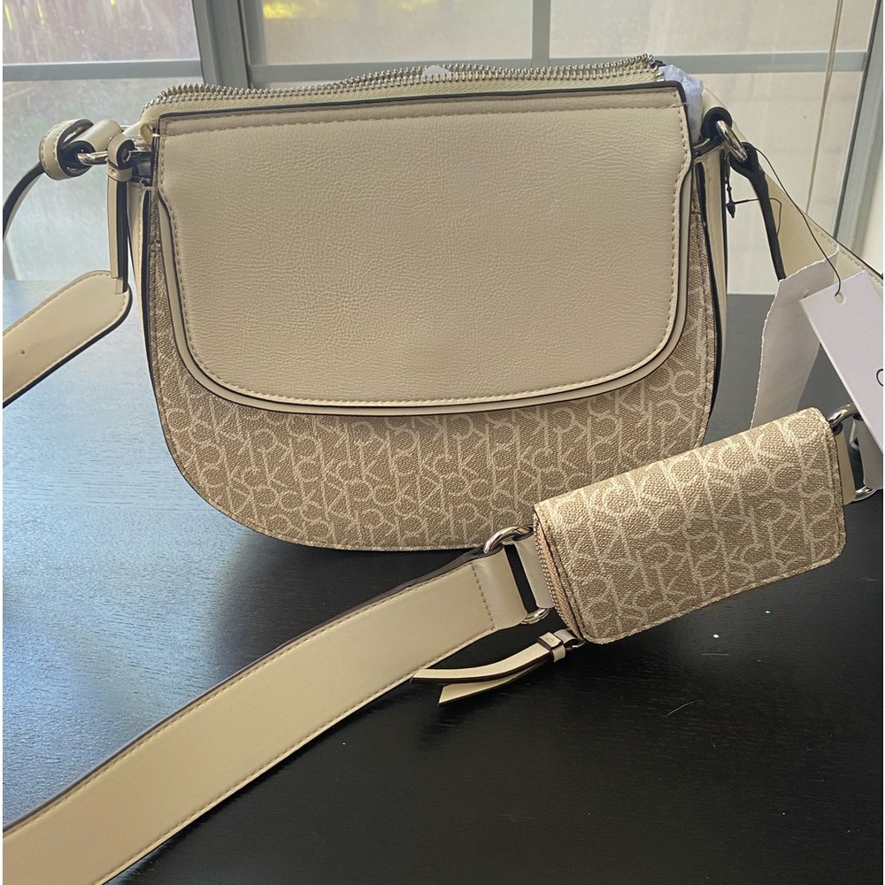 NWT Calvin Klein Crossbody purse.